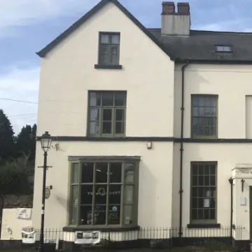 Manor Court AntiQue fireplaces