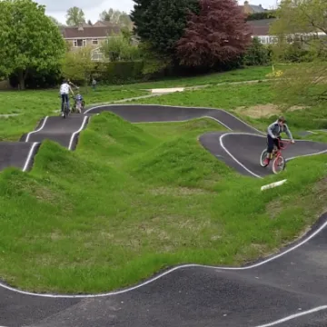 Castle Cary pump track build 03
