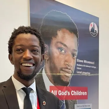 Sizwe with his lenticular cropped