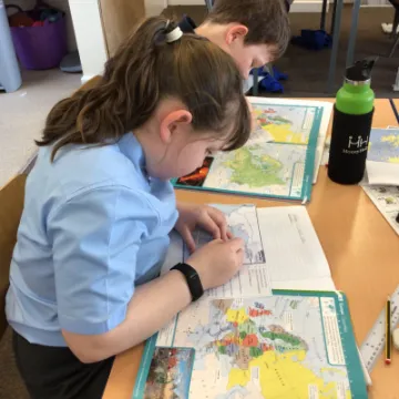 76667105-DB0A-4ED5-8A85-A2AB50D3F900