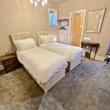 White Lion Opening 6