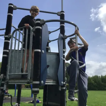 CA95AE9F-A901-474B-88A1-BACDCC75C657