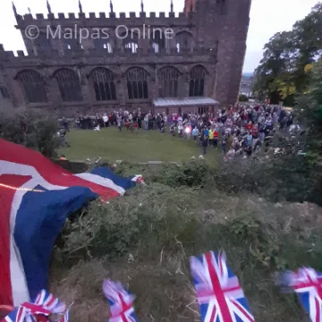 Beacon Parade arrivesat Castle Hill