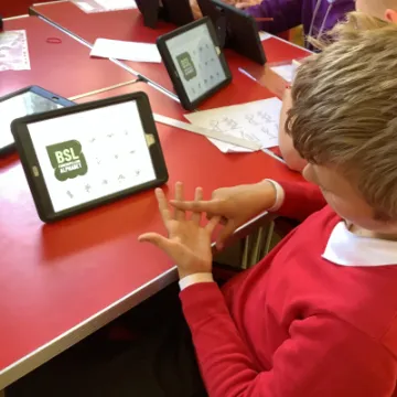 DE676F21-6238-40D1-9851-C4CF261E6706