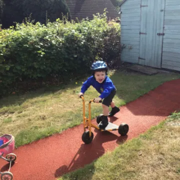 5C59F0F7-EDE6-4E18-8C40-EA5F75012087