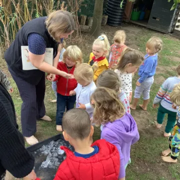 F82C8ACC-8DCE-4D29-BC84-B311751B3004