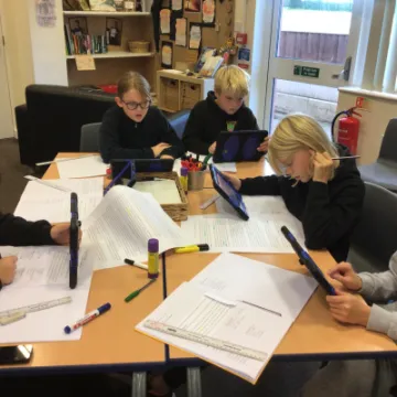 DCA33B78-F630-46E9-9C0B-1360FBA768E3