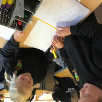 6C6F361D-1C64-40B7-985D-03212E682F0D