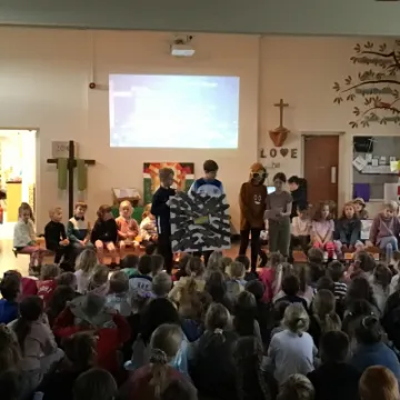 30E9F85F-67F2-433C-9A9C-262D2DF2D621