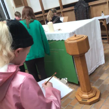 4125BF75-7E94-49F4-A8DF-44BFCC7B45EA