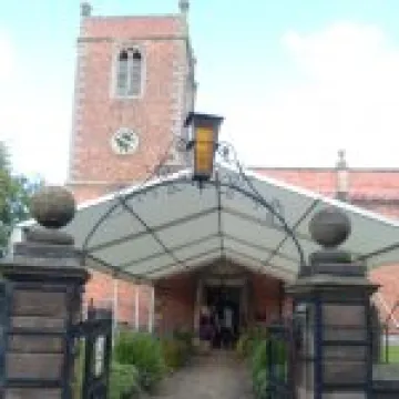 Chinchinha 90th service