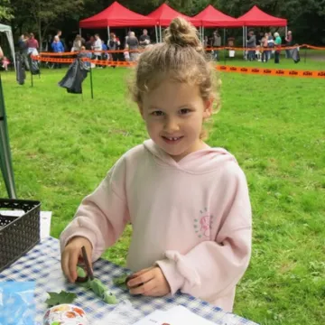 Apple Pressing 3 – Enjoying the Craft Table