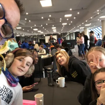 421267035_1065005781283402_189