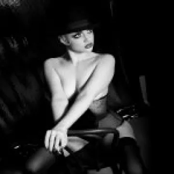 Claire Hearne Claire Seville – Photography for Bad Girls!