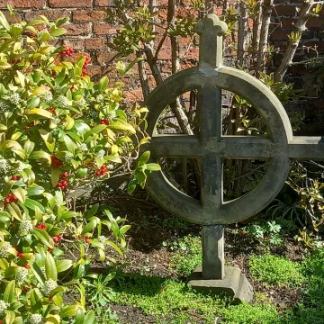 External Garden Cross