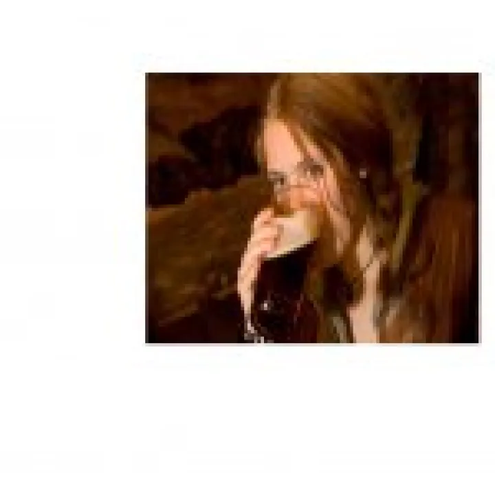 Woman-drinking-real-ale