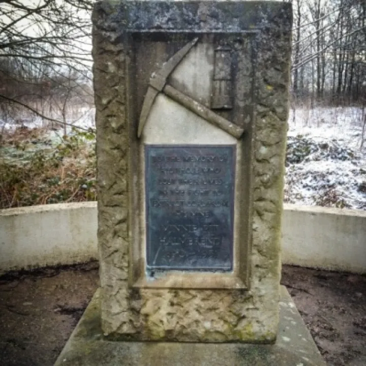 Minnie Pit Memorial