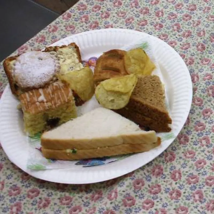 Refreshment plate
