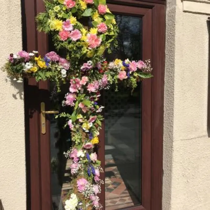 Flower cross