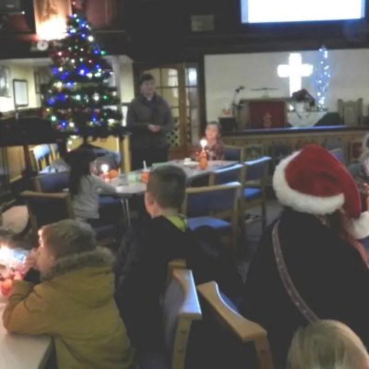 Snapshot000133 (002) Christingle (3) 2019