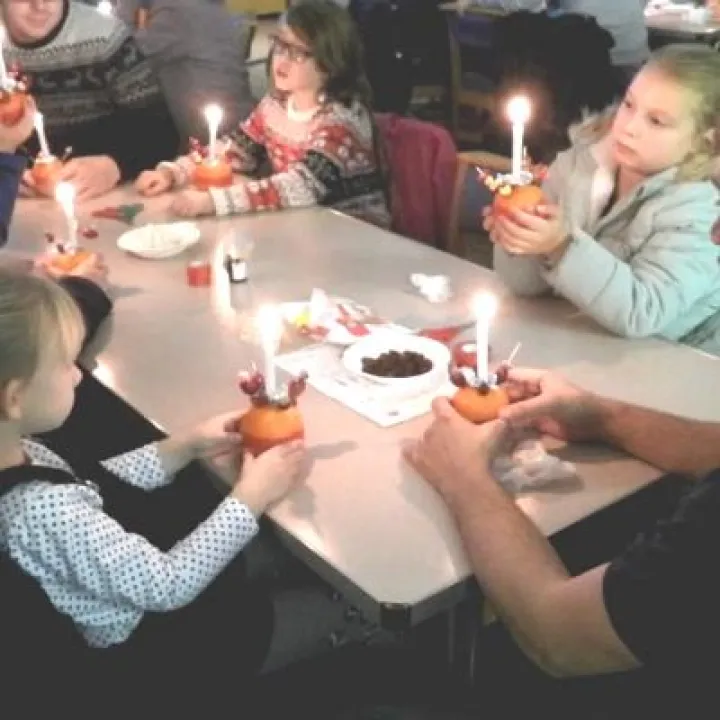 Snapshot000134 (002) Christingle (5) 2019