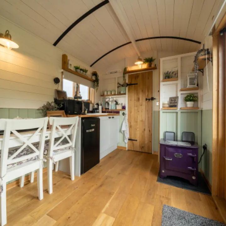 Overwater Luxury Glamping Hodnet Interior 9