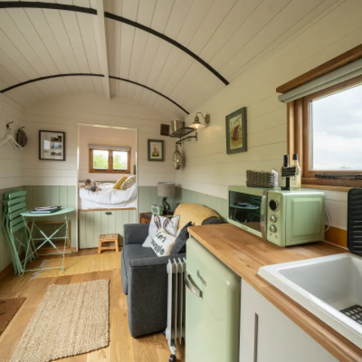 Overwater Luxury Glamping Wellington Interior 10