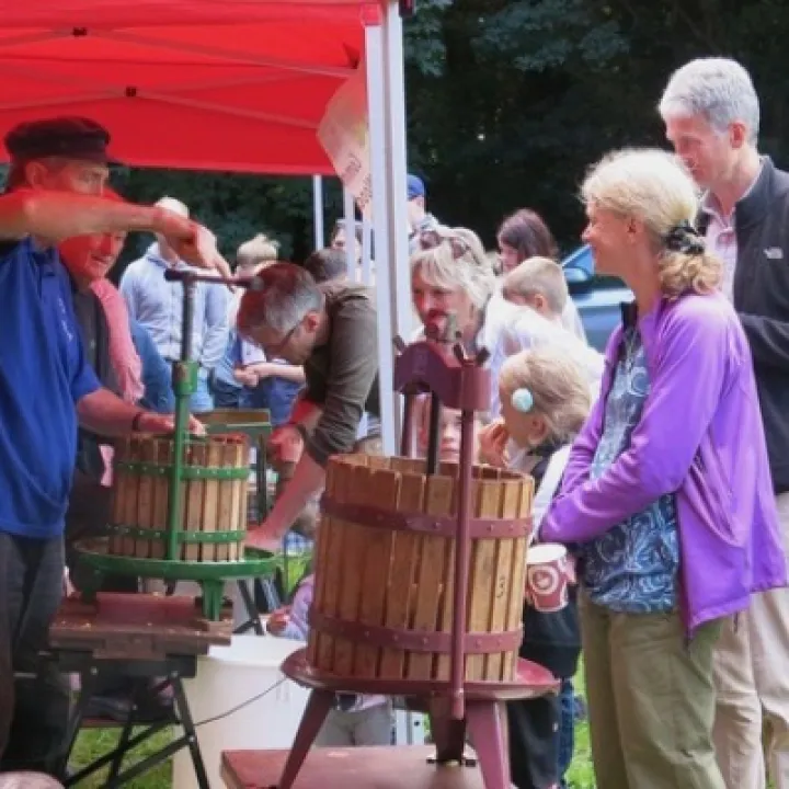 Apple Pressing &ndash; A pressing engagement