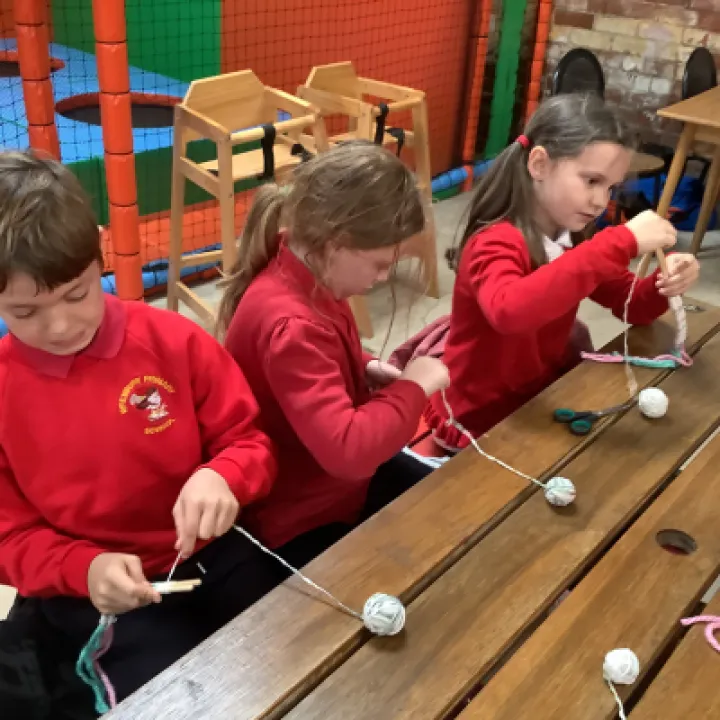 8E418DDB-858C-452E-9B3D-0DDCF210605E