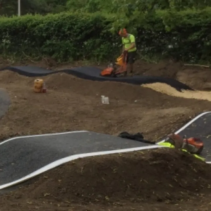 Top soil laying and surfacing