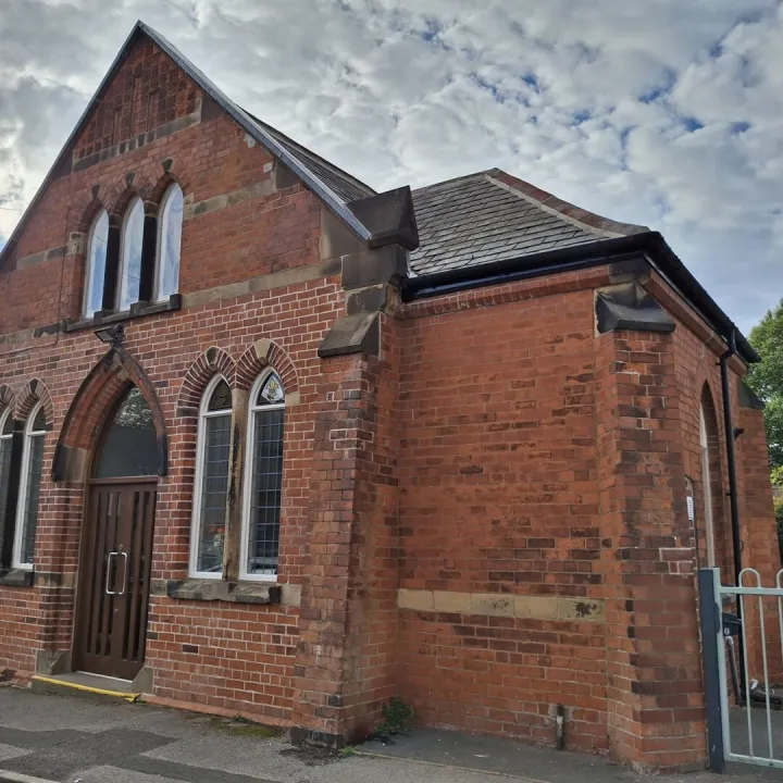Storrs Road exterior church entrance