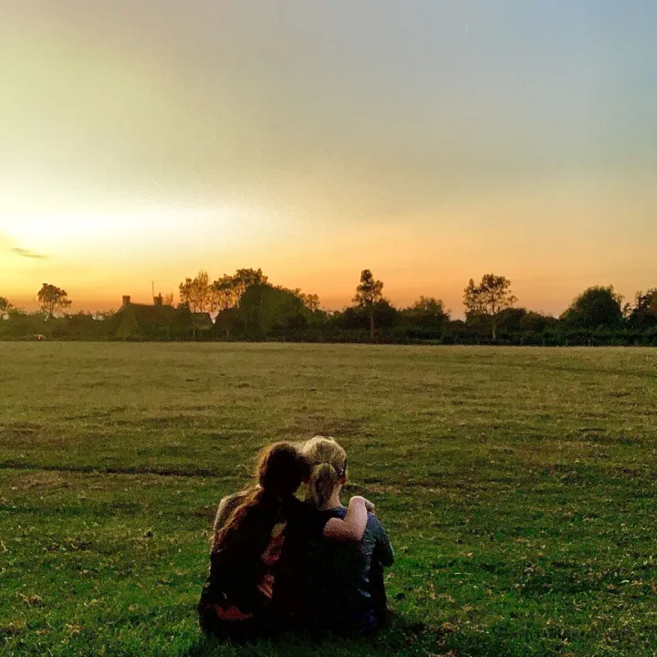 I2-Felicity-Side by Side