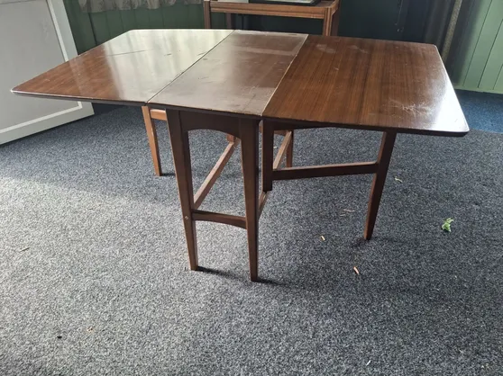 Leafed table