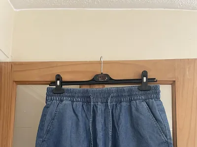 Items for sale
– Lady's shorts 6