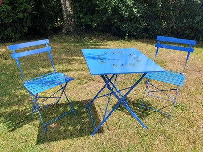 Items for sale
– Patio table and chairs bistro set n/r