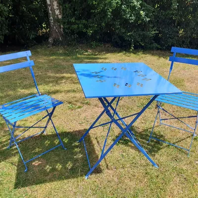 Items for sale
– Patio table and chairs bistro set n/r