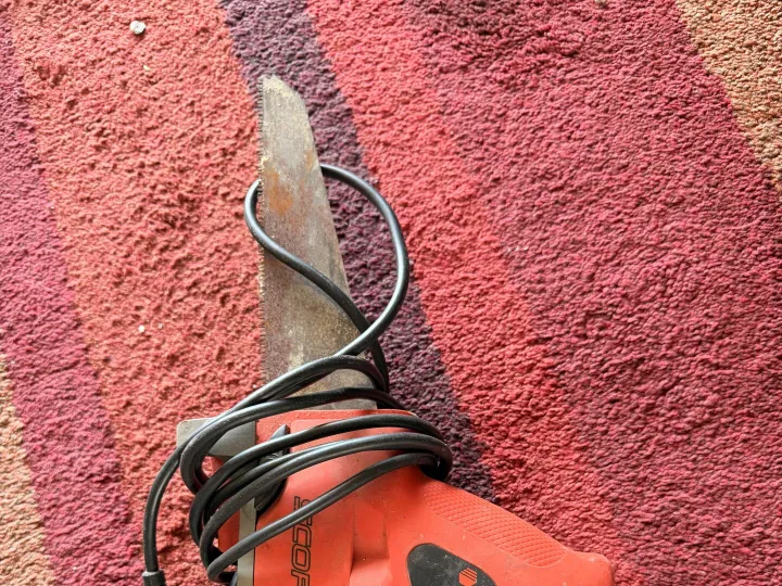 Items for sale
– Black and decker scorpion saw 10