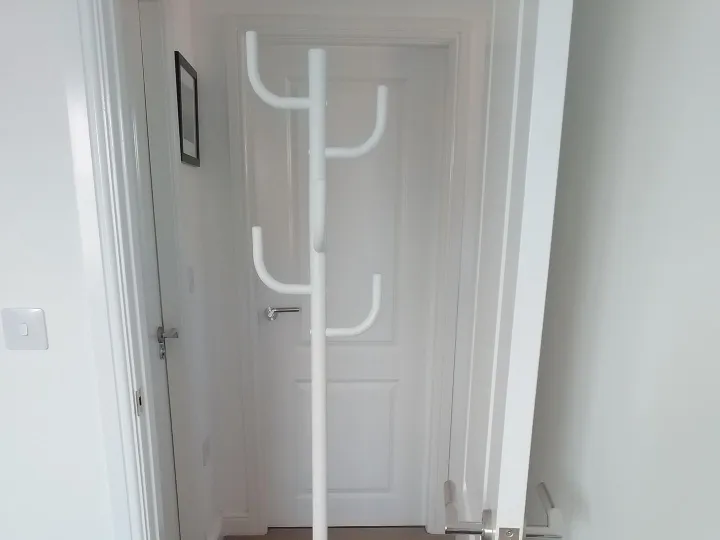 Items for sale
– Habitat coat stand.White Steele H 172cm £5