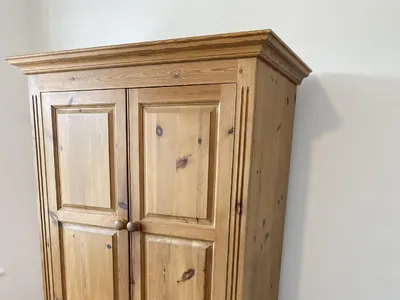 Items for sale
– Mens wardrobe £75
