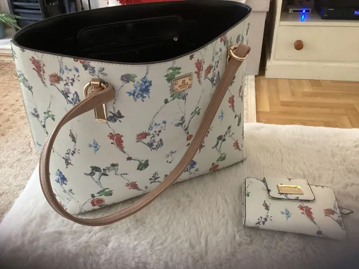 Items for sale &ndash; Bessie of london tote bag and matching purse 15