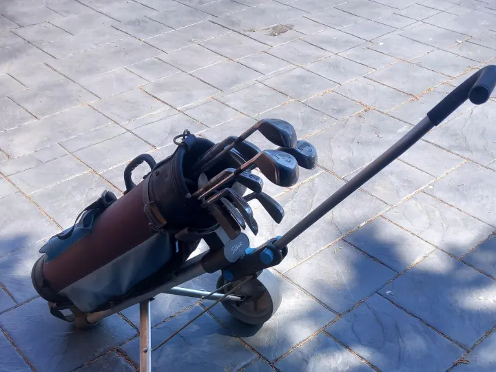 Items for sale &ndash; Golf clubs and trolley &pound;60