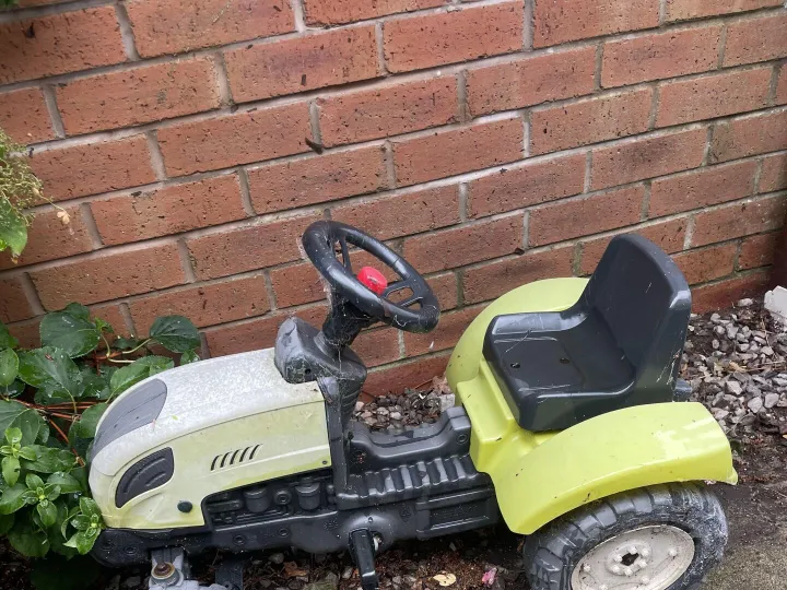 Items for sale &ndash; Child's ride on tractor 5