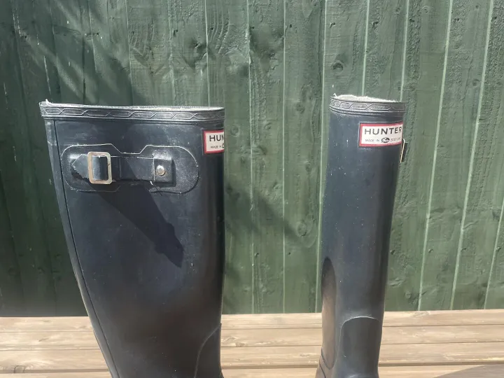 Items for sale
– Hunter ladies navy wellies size 4 18