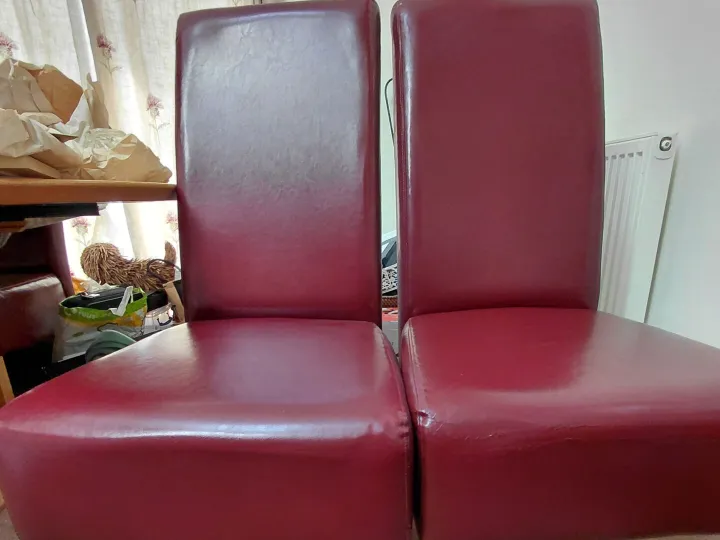 Items for sale
– 4x Dining Chairs FREE