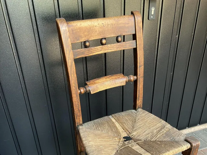 Items for sale
– Decorative chair £20