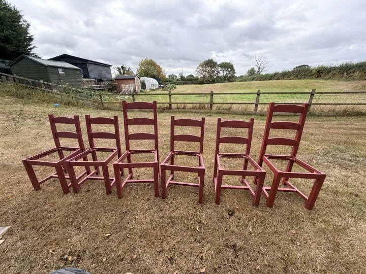 Items free to a good home! &ndash; 6 x dining chairs &ndash; ideal upcycle project! n/r