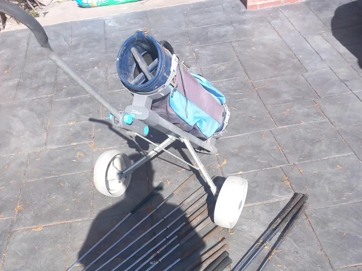 Items for sale &ndash; Golf clubs and trolley &pound;40