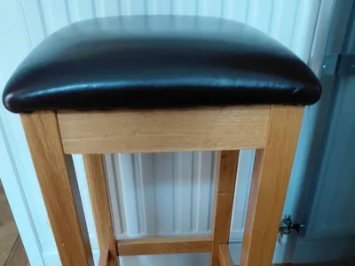 Items for sale
– Oak bar stool £25