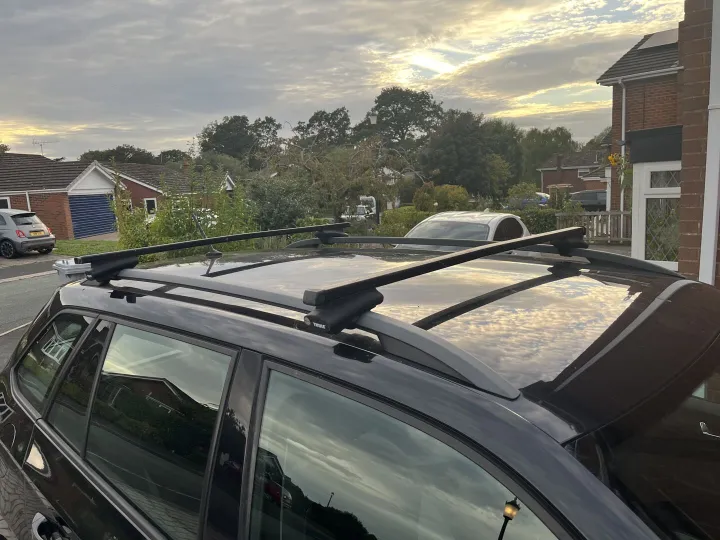Items for sale
– Thule Roof Bars £15