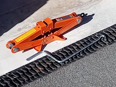 Items for sale &ndash; 1.5 Tonne Scissor Jack &pound;10